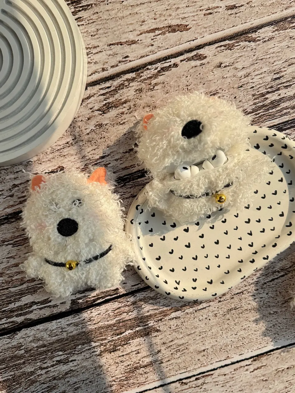 7f9723 کاور ایرپاد سگ سفید زنگوله دار پشمالو (کدa0202) - تصویر 1